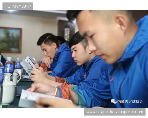 足球联赛加强青年球员退役保障与转岗培训体系，足球员退役术语